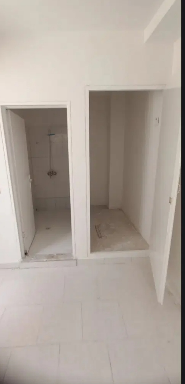 واحد ۵۲ متری واقع در دکتر حسابی کوچه سنبل.