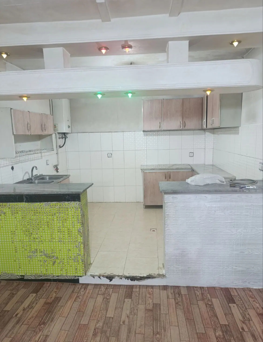 ۷۵متری طبقه اول مناسب سرمایه گذاری