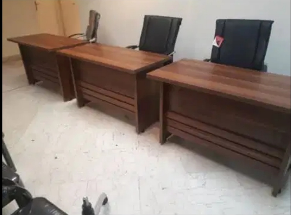 میز و صندلی اداری در مارلیک