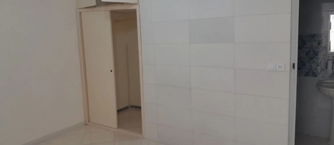 واحد تمیز فول امکانات و توالت فرنگی