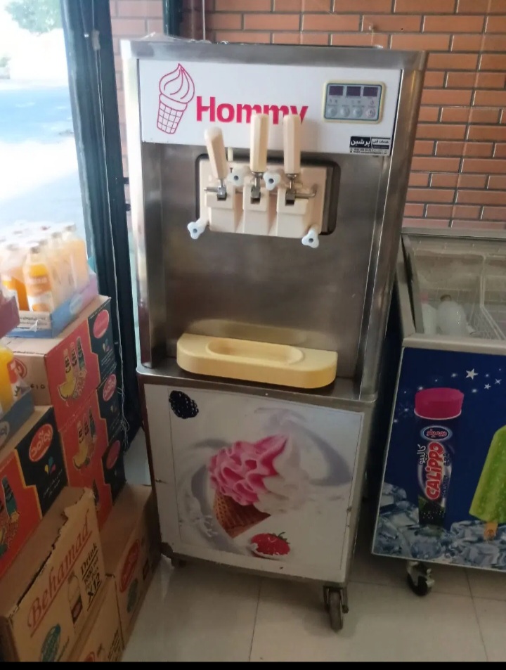 دستگاه بستنی
