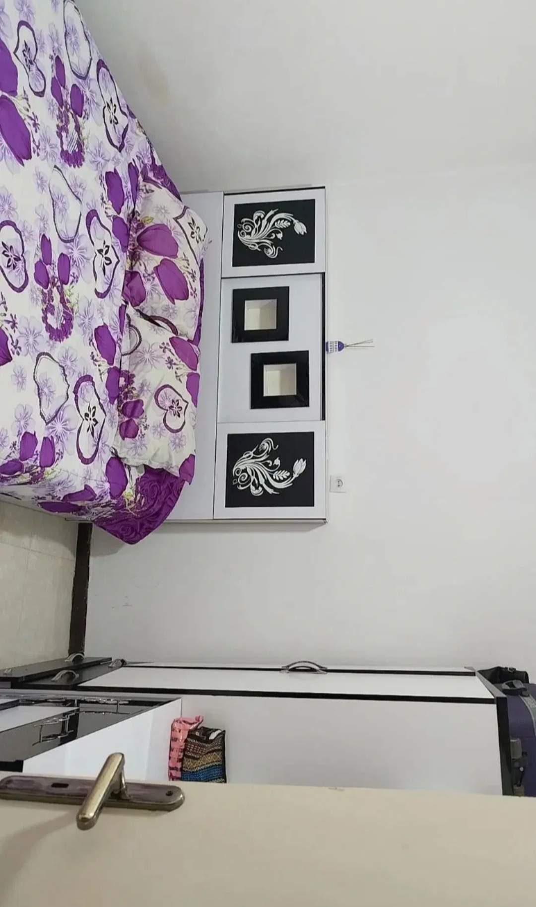 یک واحد فروشی واقع در خیابان کسری
