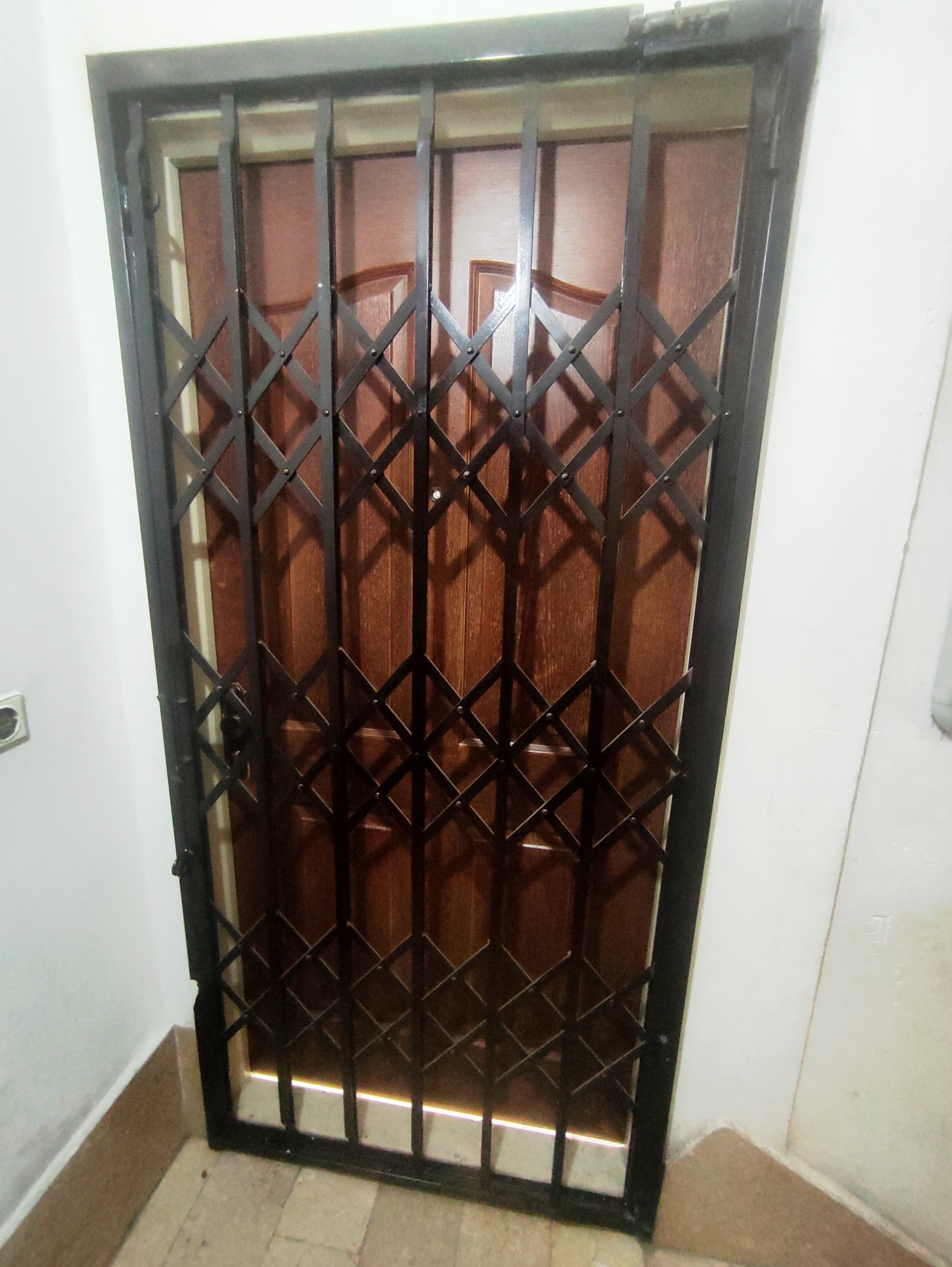 کد200) برخیابان اصلی تمیز طبقه دوم /مسکن داتیس1