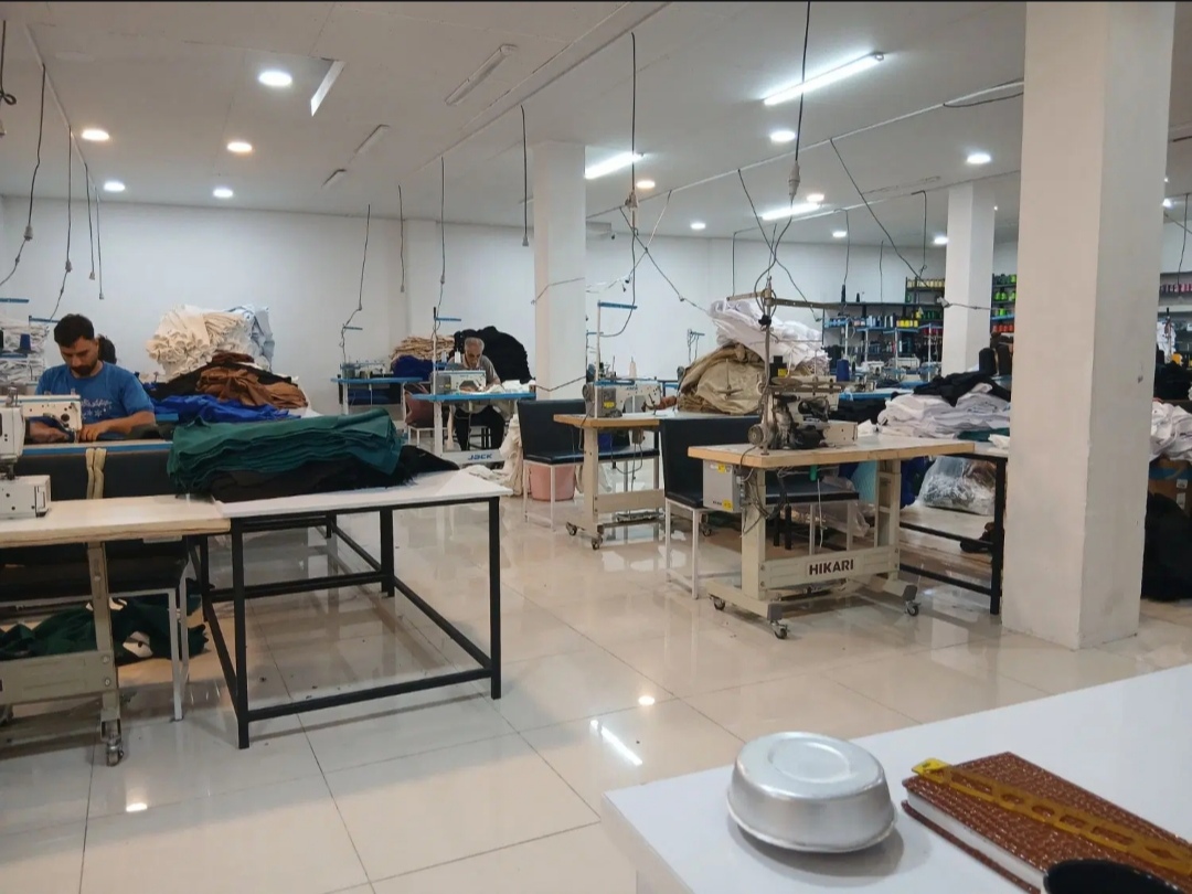 چرخکار راسته دوز و نیروی بسته بندی نیازمندیم.