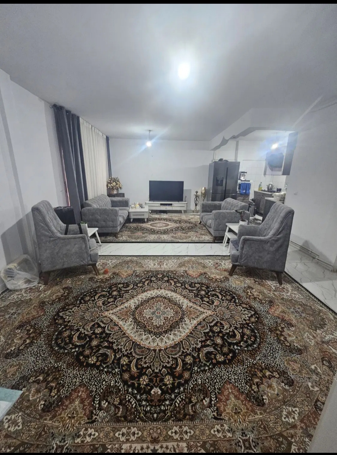 آپارتمان ۸۳متری دو خوابه طبقه دوم رو به نما