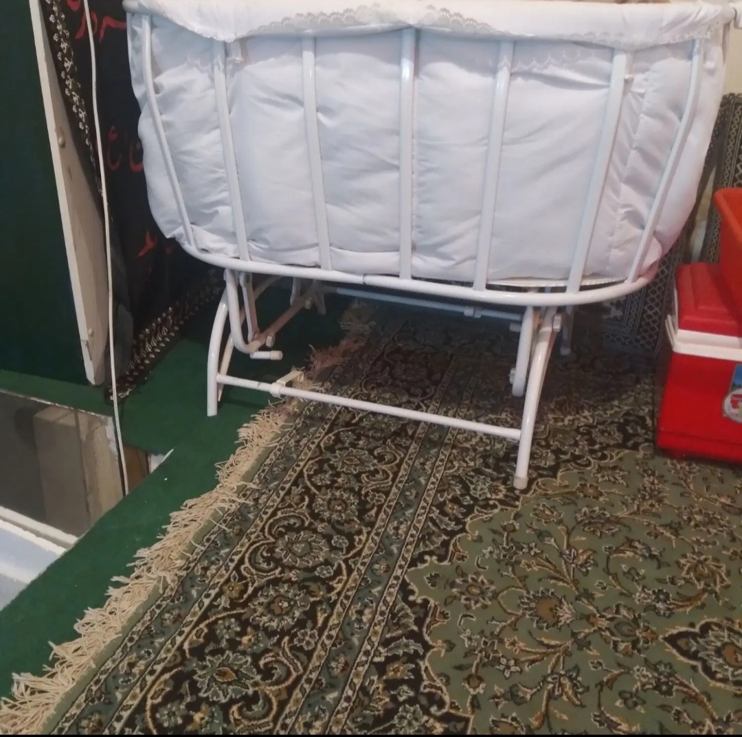 گهواره نوزاد در حد نو