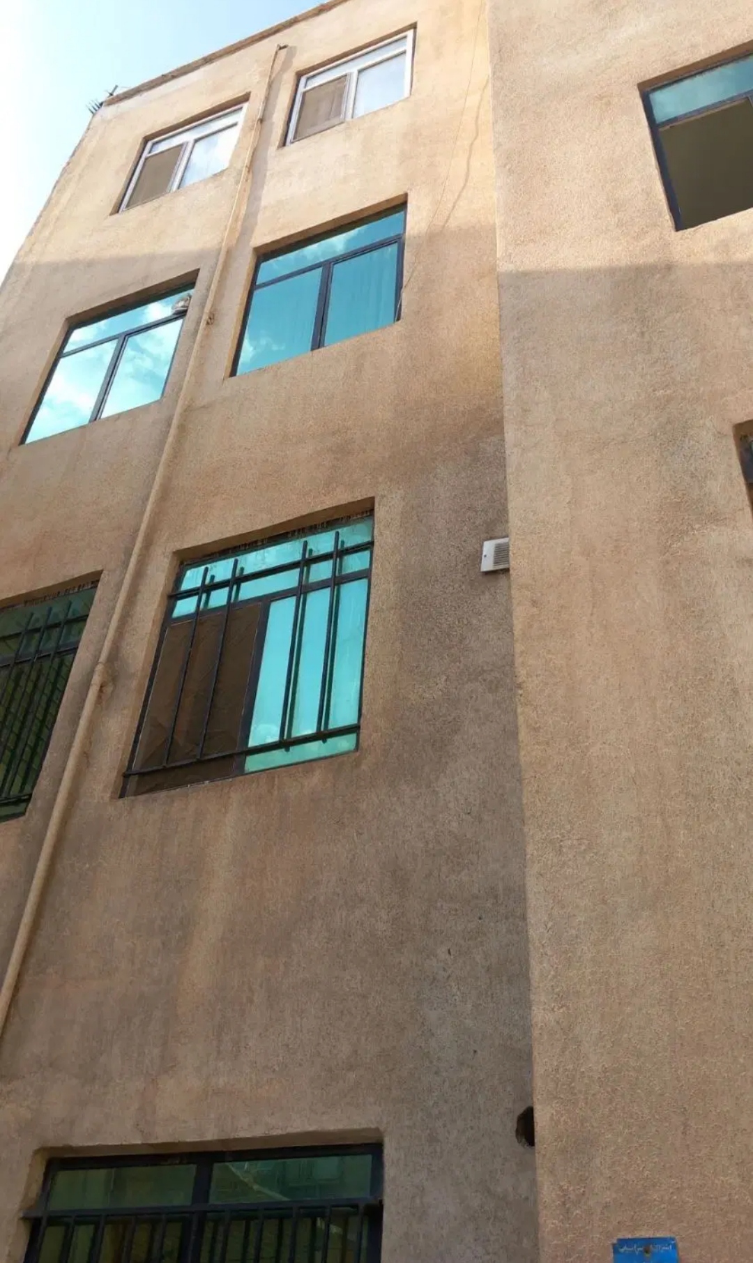 آپارتمان واحد ۸۵متری خیلی شیک و تمیز بدون خرج