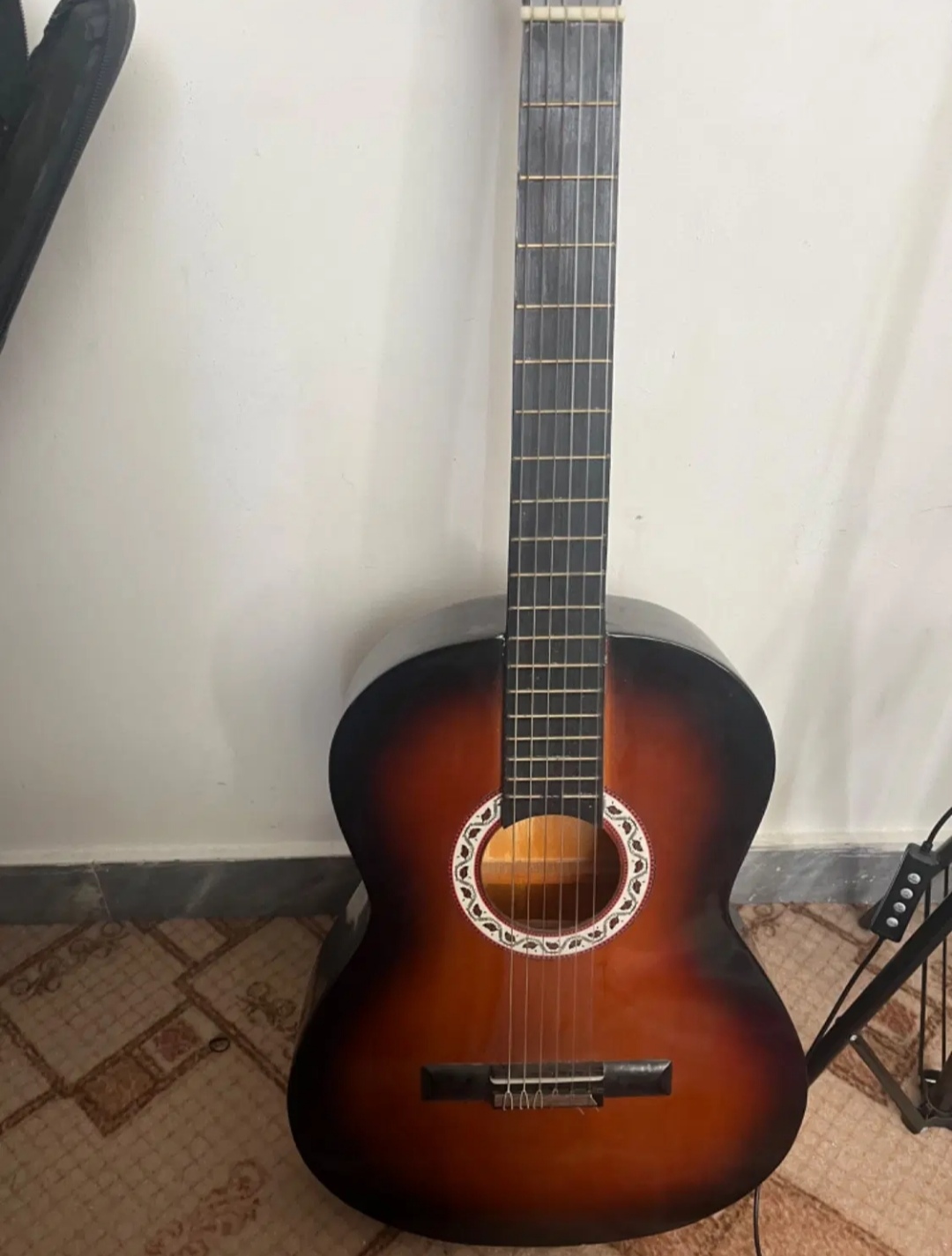 گیتار مدل Yamaha