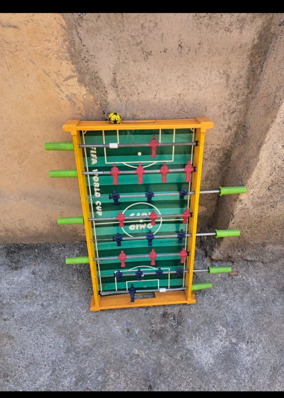 فوتبال دستی بچگانه
