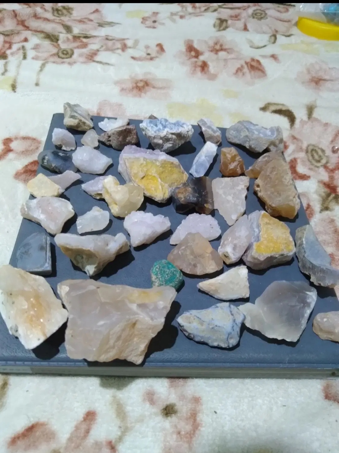 تعدادی سنگ راف