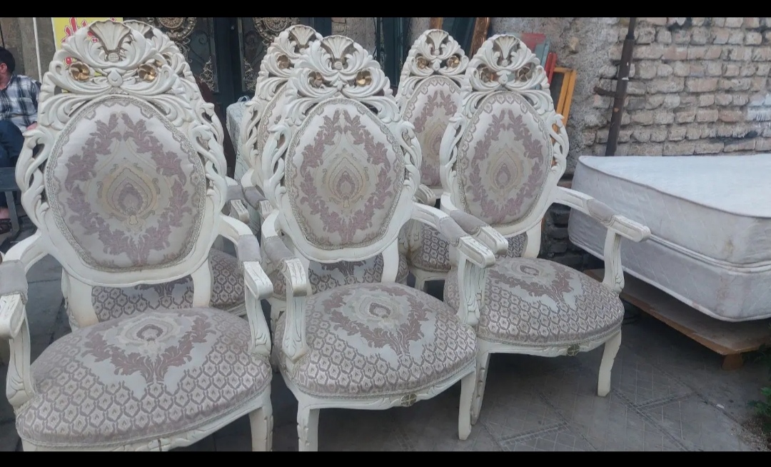 مبل ۹ نفره با میز عسلی