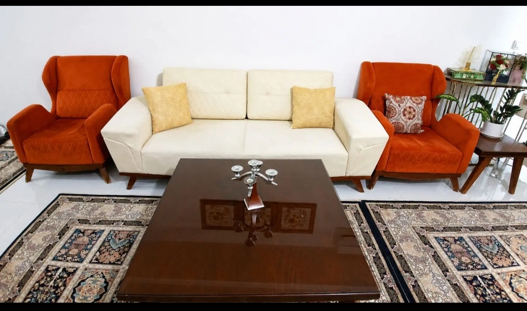 مبل راحتی ۸ نفره در حد نو