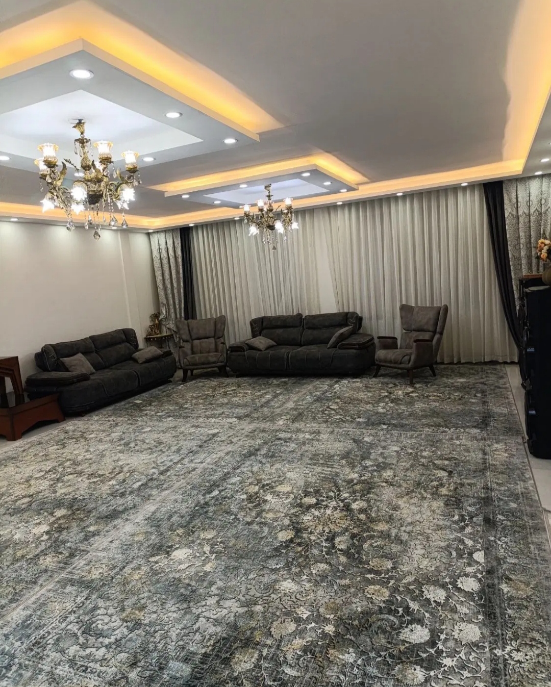 واحد ۱۲۰ متری نوساز