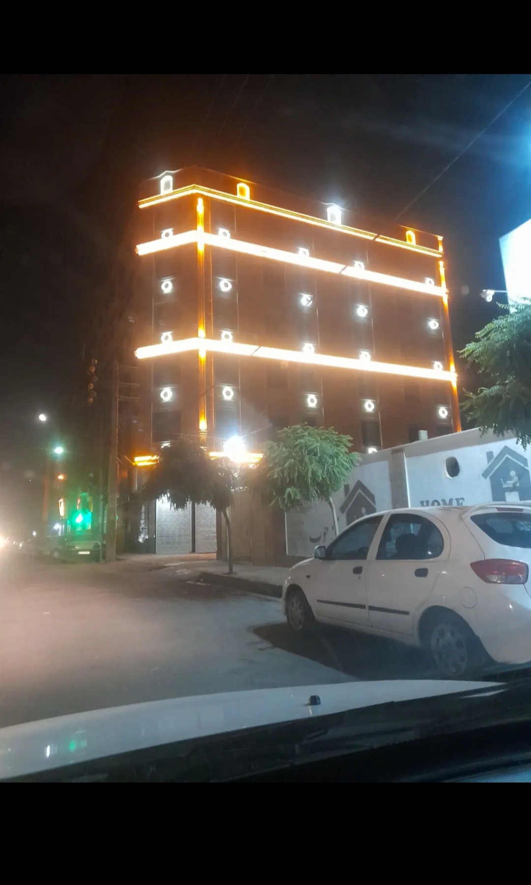واحد ۱۲۰ متری نوساز