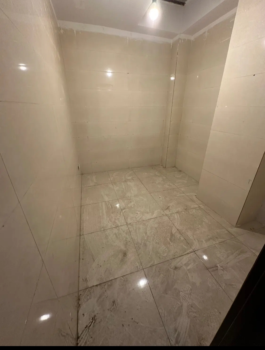 ۶۰متری/دوخواب/همکف/تک واحدی