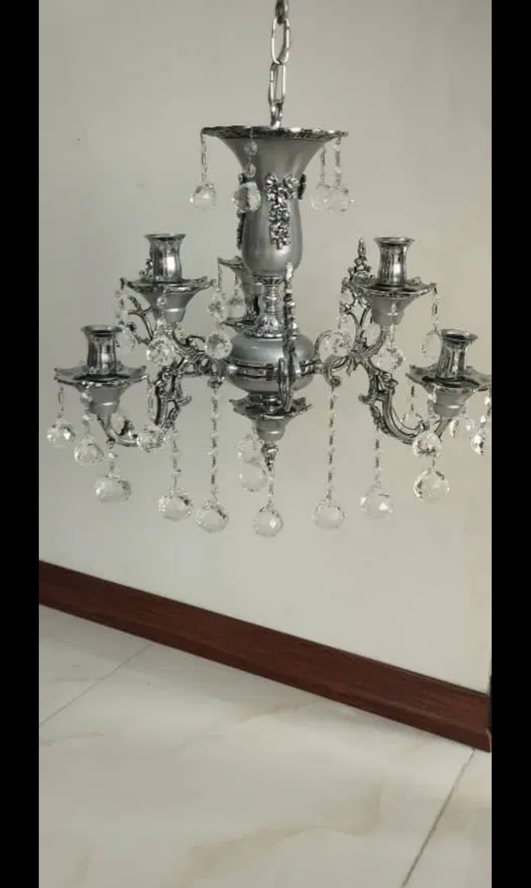 جام آجیل و یک عدد لوستر استیل رنگ نقره ای کرم
