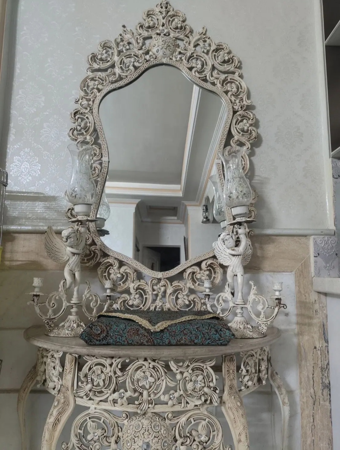 اینه و شمعدون