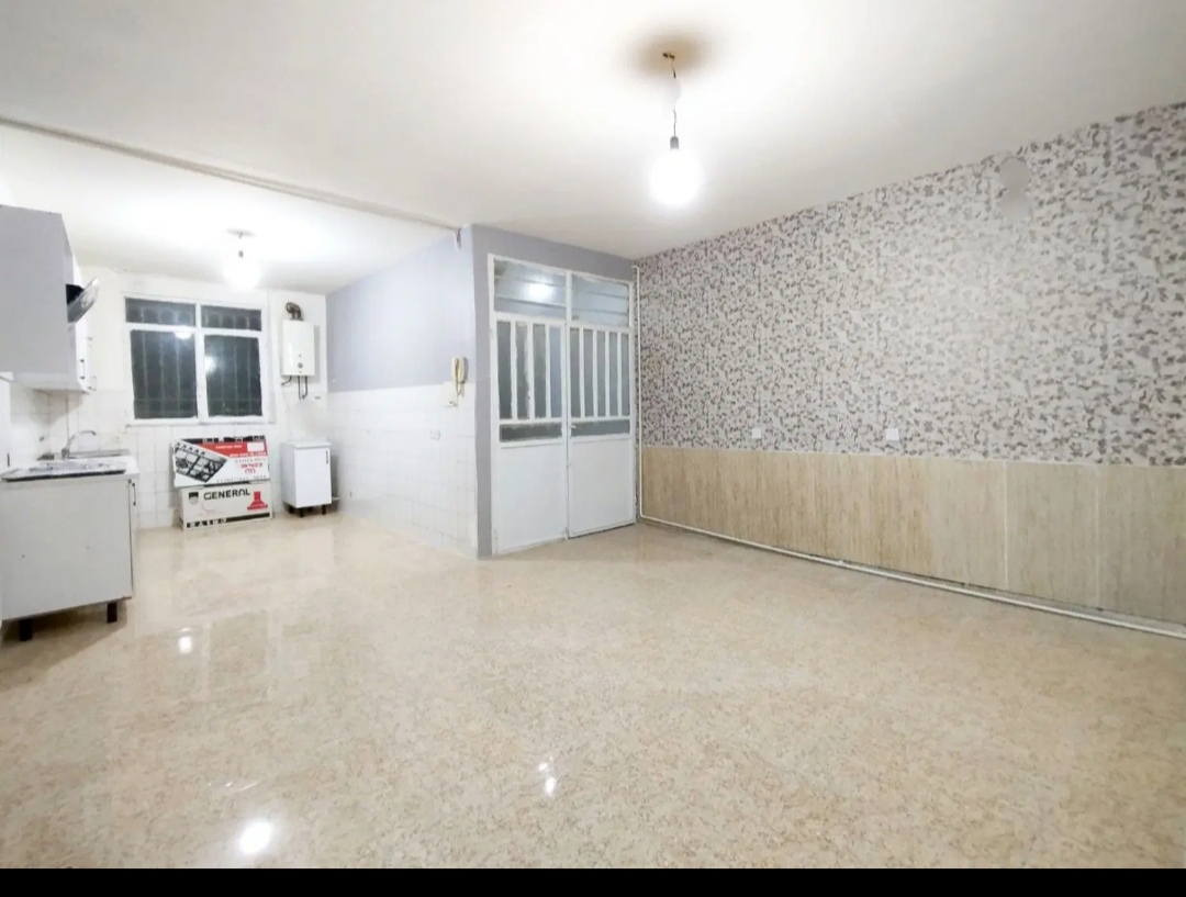 آپارتمان تک واحدی ۸۵متری دارای حیاط خلوت شخصی