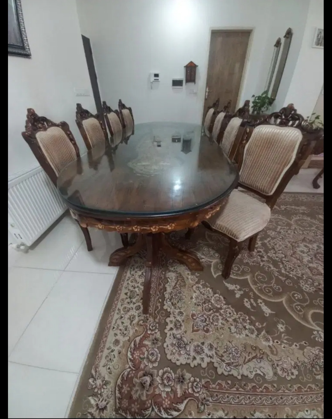 میزنهار خوری ۸ نفره تمام چوب با شیشه ۸ میل