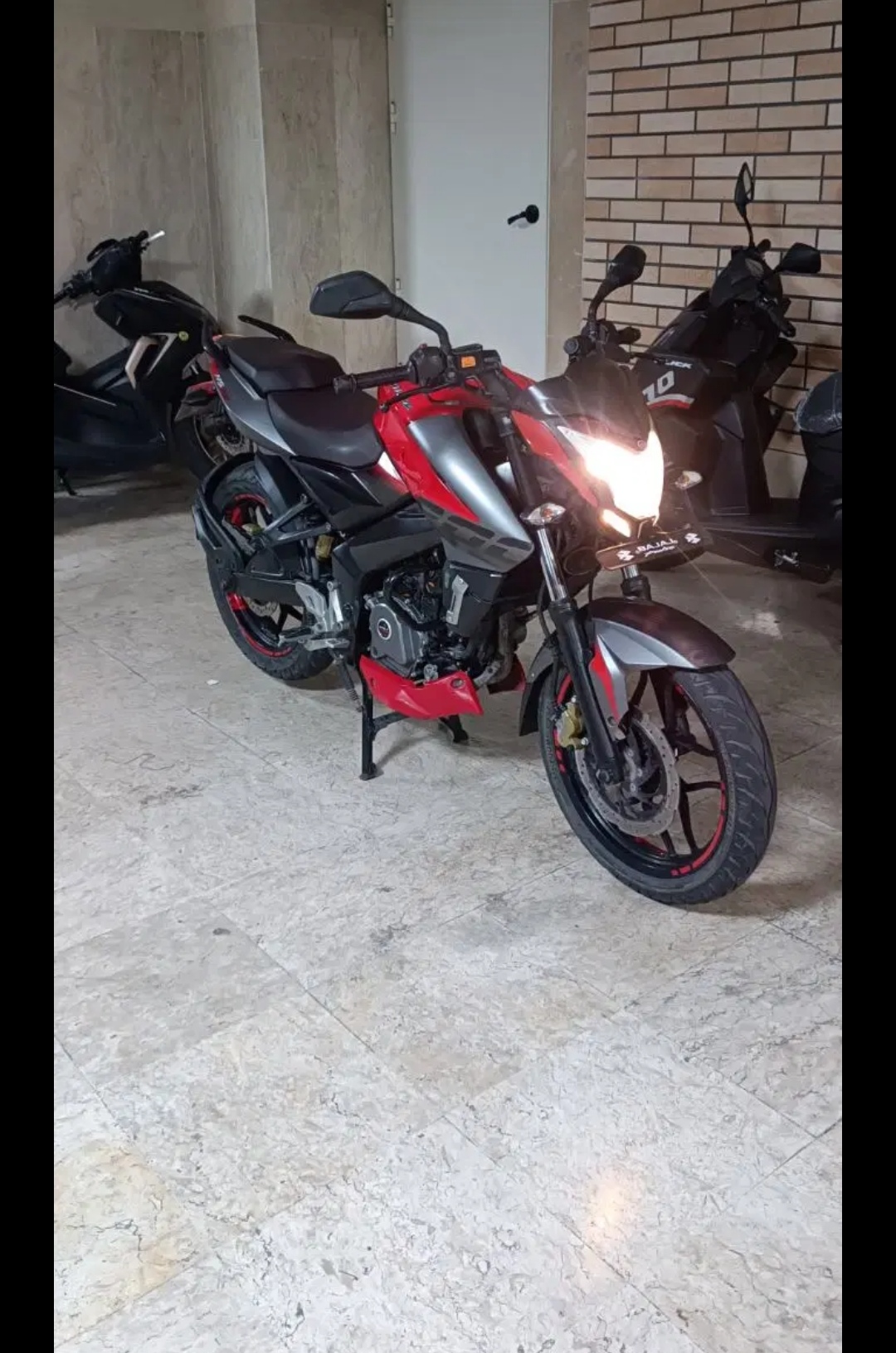 ns 200