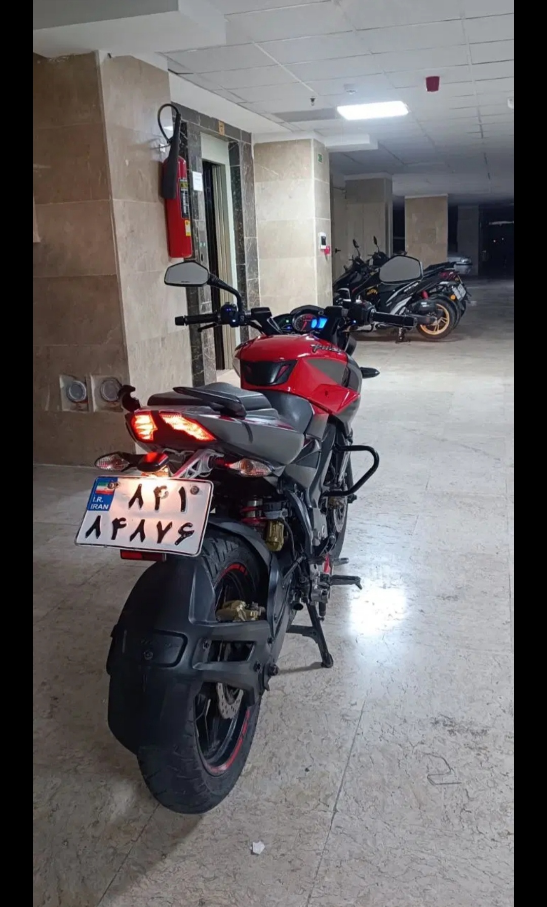 ns 200