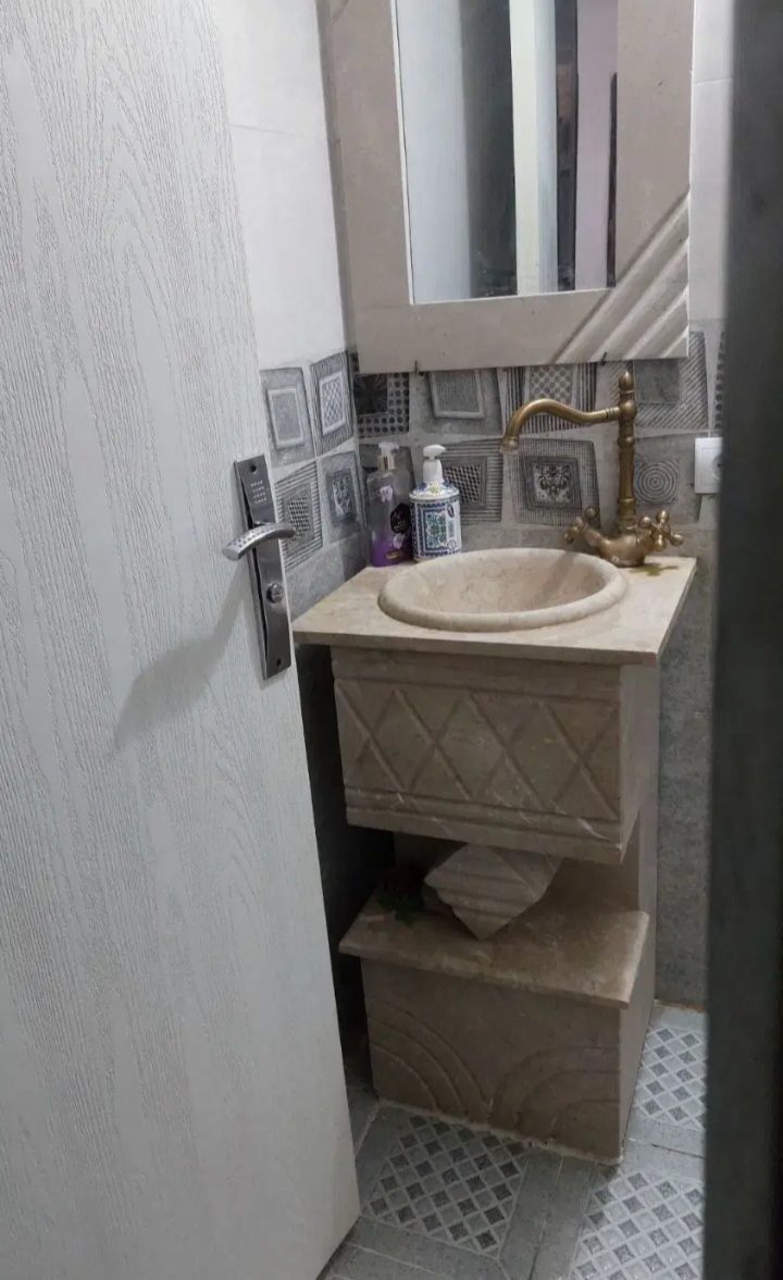 اجاره واحد۱۲۵ متری پارکینگ آسانسور انباری .