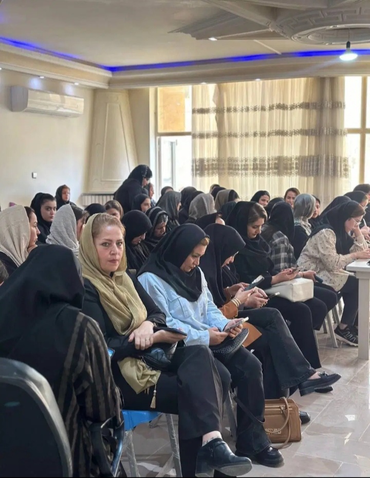 کاردرمنزل باگوشی اموزش وثبت نام رایگان .