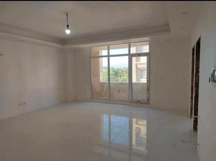 ۹۰مترغرق نور باپارکینگ و اسانسور .