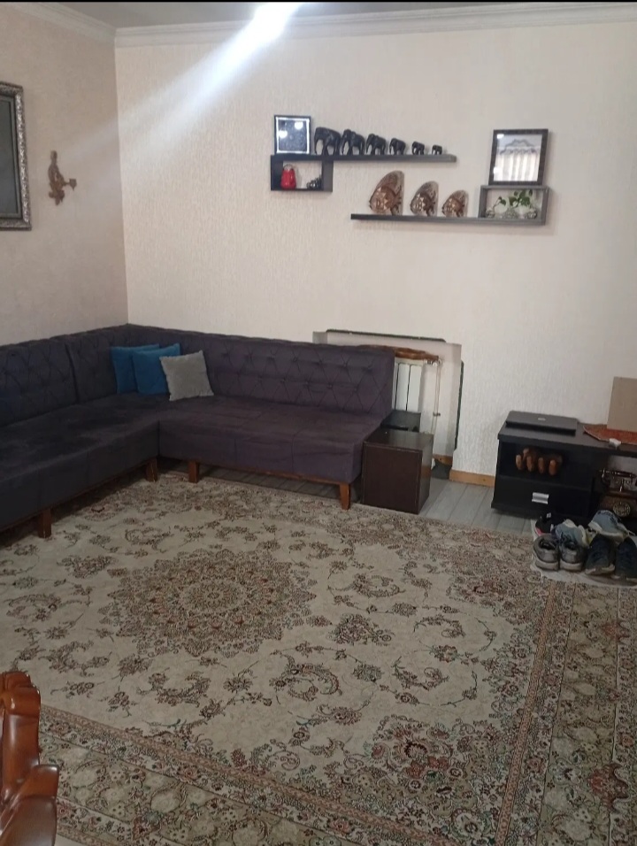 فروش یک واحد مسکونی .