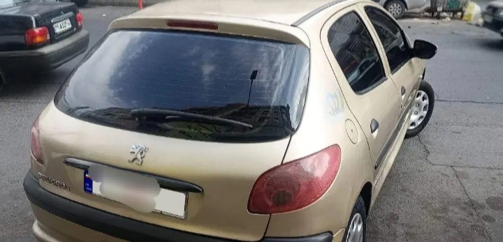 ۲۰۶تیپ سه بژ مدل ۸۲