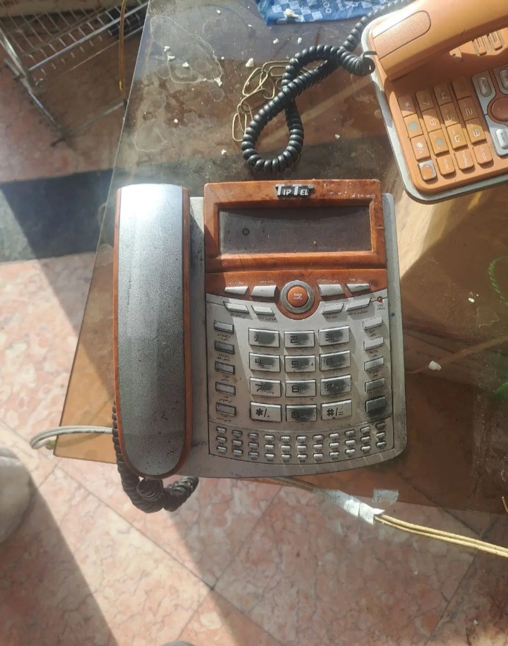 ۳ عدد تلفن رومیزی سالم