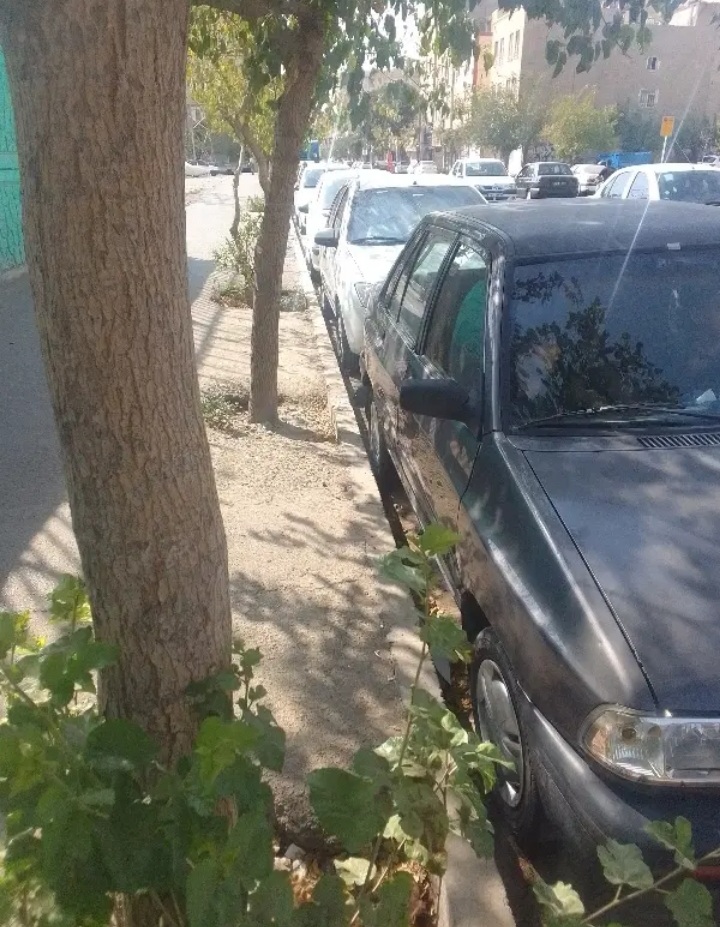پراید مدل ۸۴ .