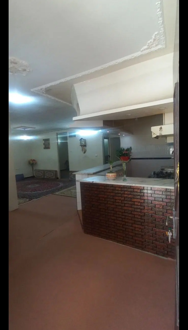 اجاره واحد۱۱۰متری ویلایی باپارکینگ اختصاصی .