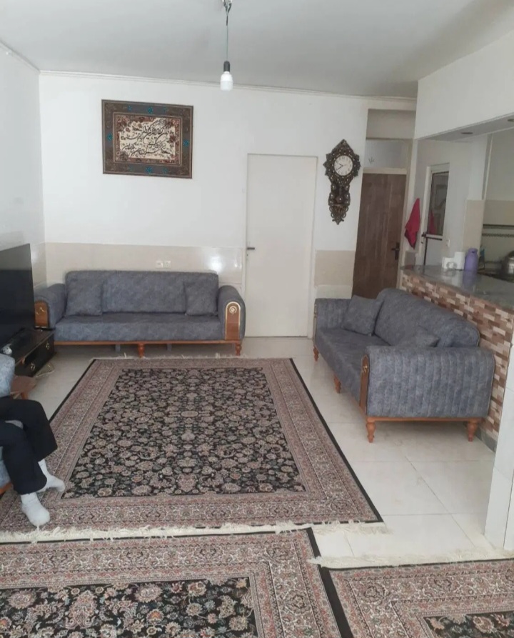 خانه ویلایی طبقه اول حیاط دار .