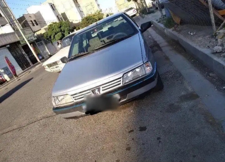 پژو۴۰۵ .