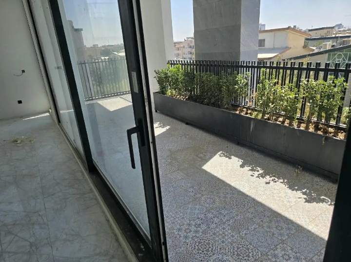 آپارتمان ۲۳۳متری درفازیک مهرشهر .