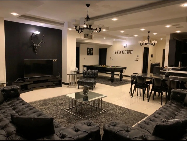 فلکه اول گوهردشت آپارتمان ۱۴۷متری .