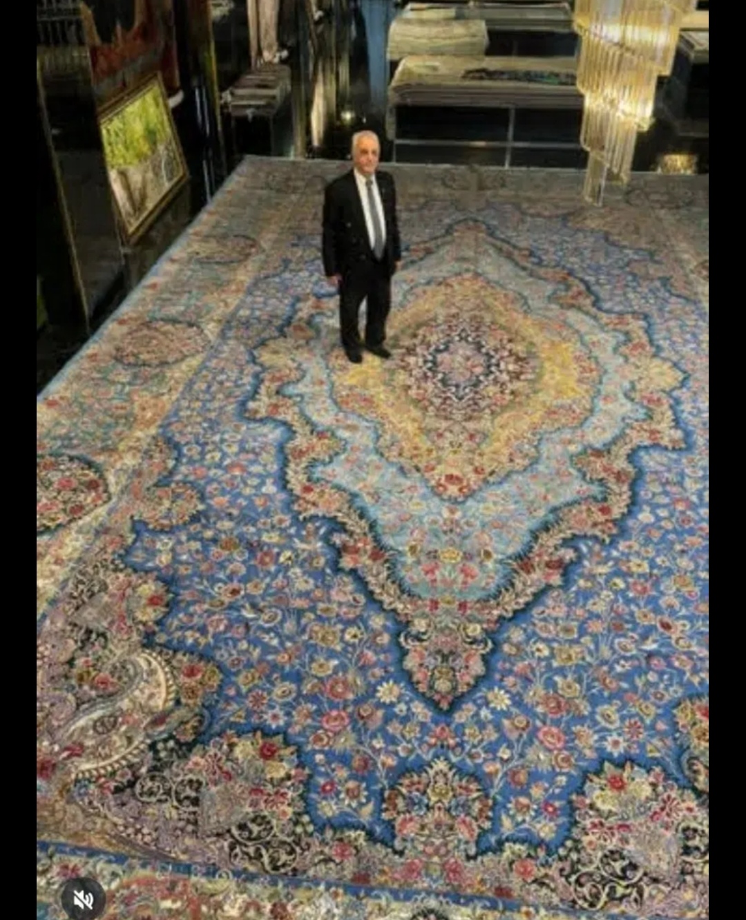 بافنده فرش ابریشم .