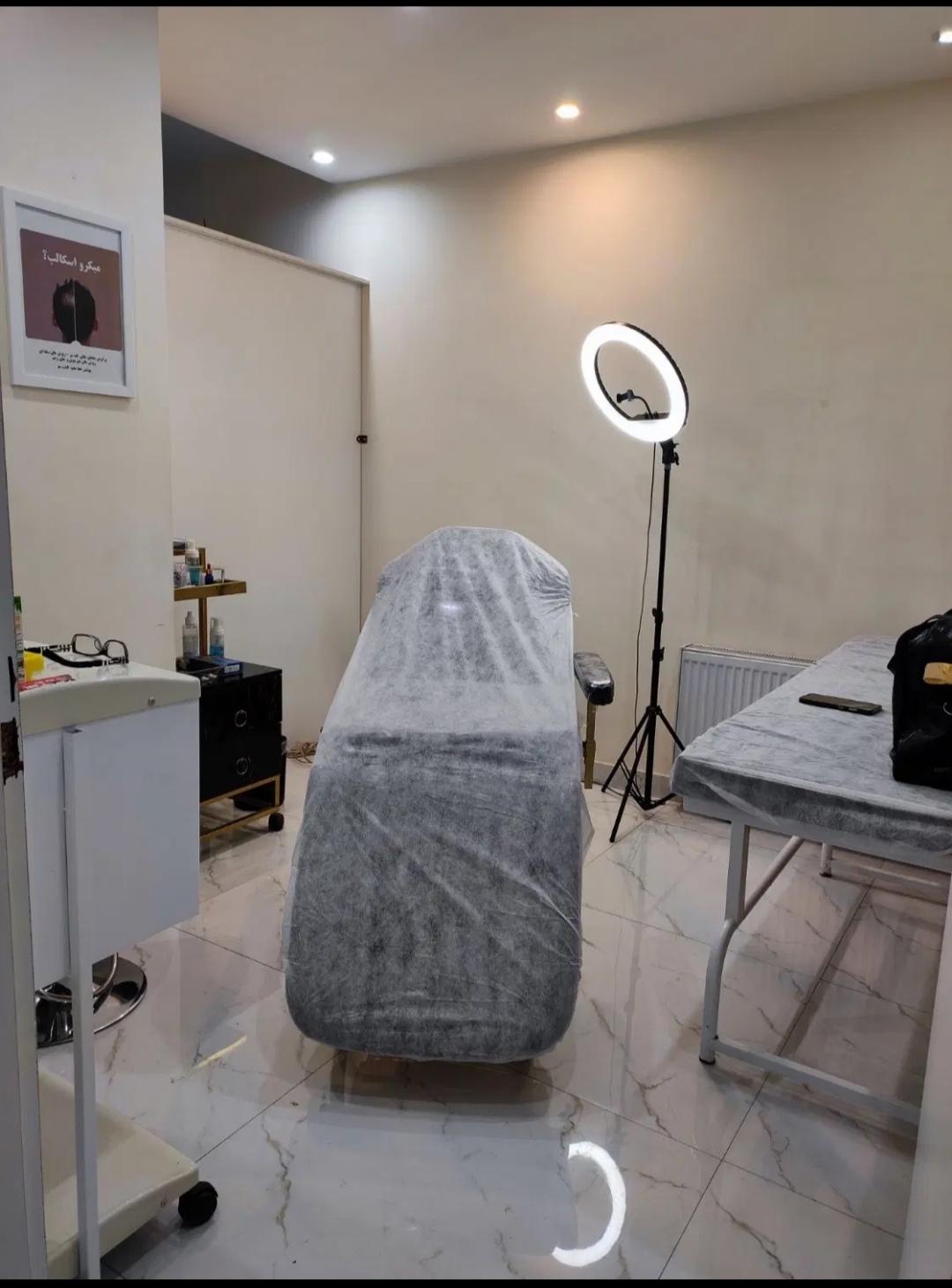 دستیار در کلینیک نیمه وقت .