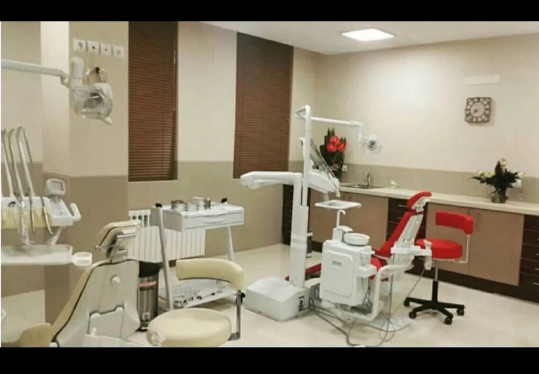 استخدام دستیار دندانپزشک.