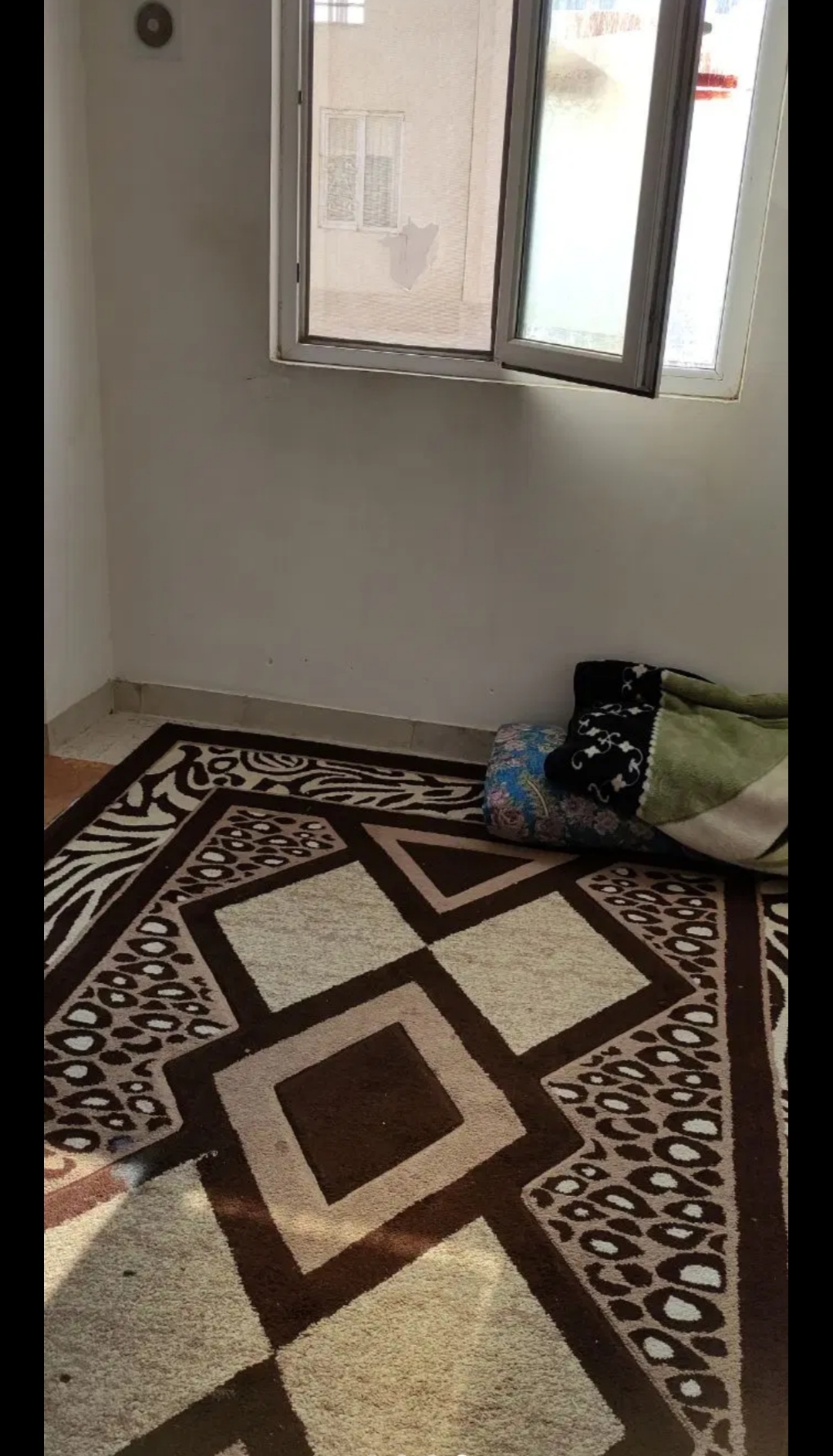 یک واحد مسکونی خیرین پایین.