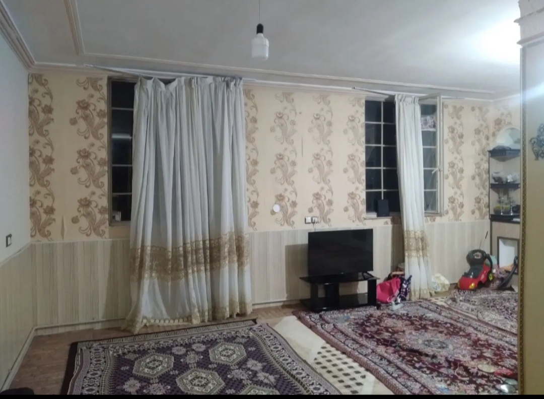 واحد ۷۵ متری خیابان امام حسین شمالی.