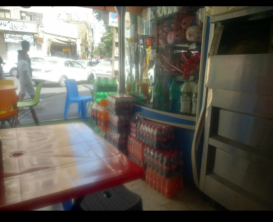 همکار ساندویچی ماهر و نیمه ماهر.