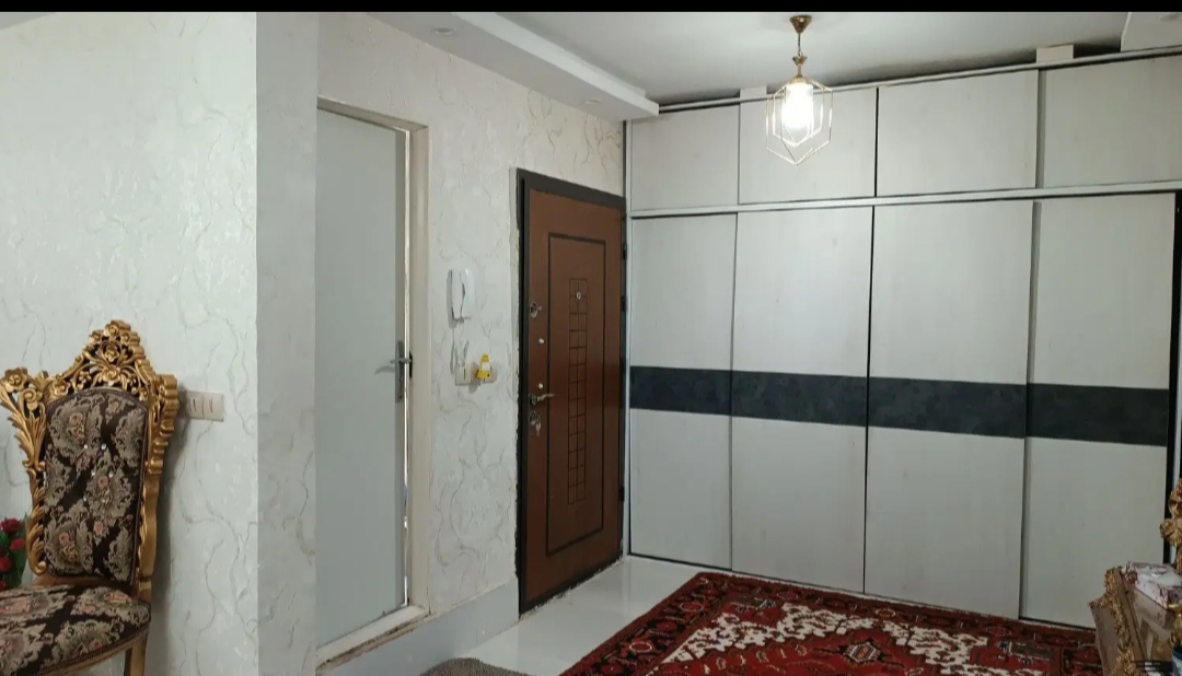 خونه ۷۵متری تمیز طبقه دوم.