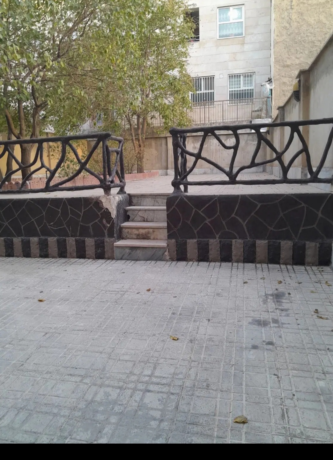 اندیشه فاز یک ۷۰ متر دهم غربی قبل تقاطع .