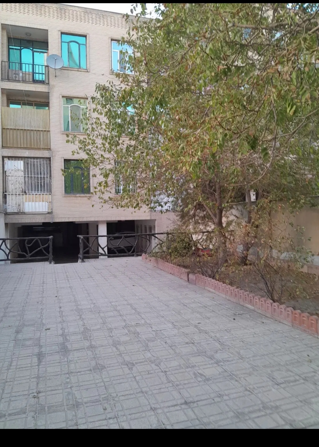اندیشه فاز یک ۷۰ متر دهم غربی قبل تقاطع .