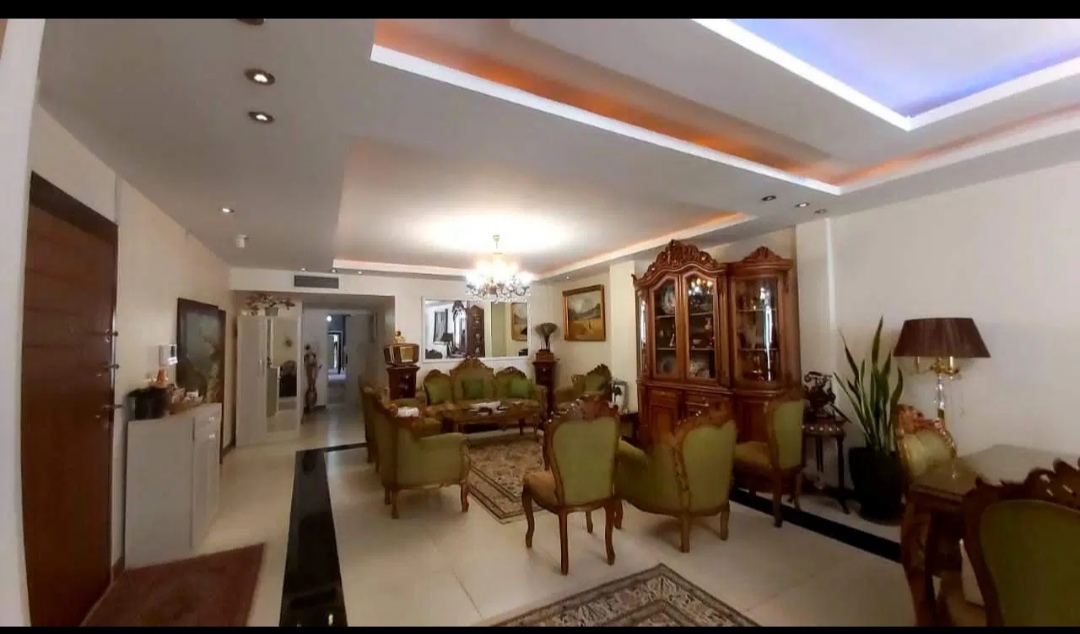 اجاره آپارتمان بسیار خوش نقشه و غرق نور .
