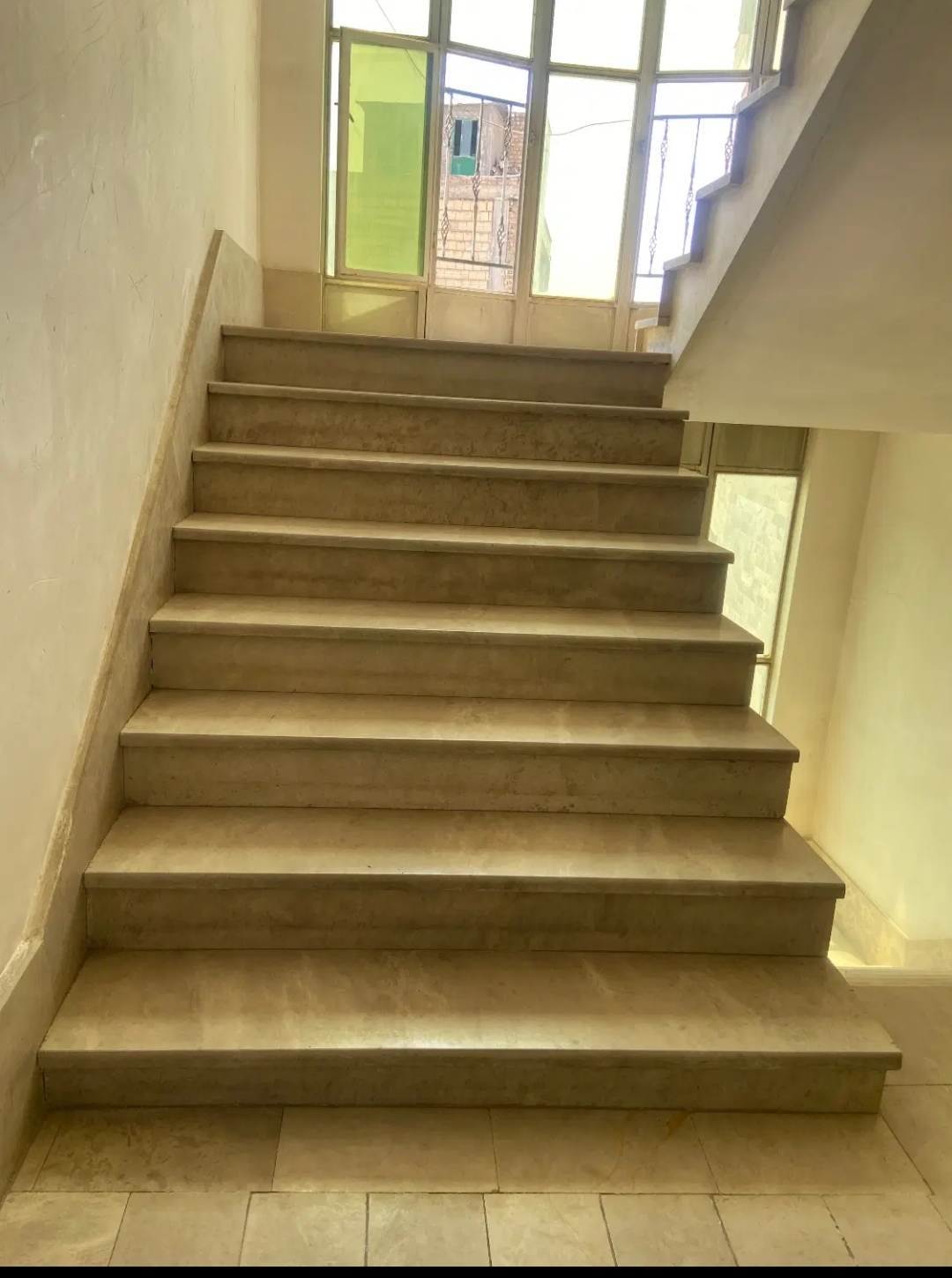 رهن و اجاره یک واحد مسکونی .