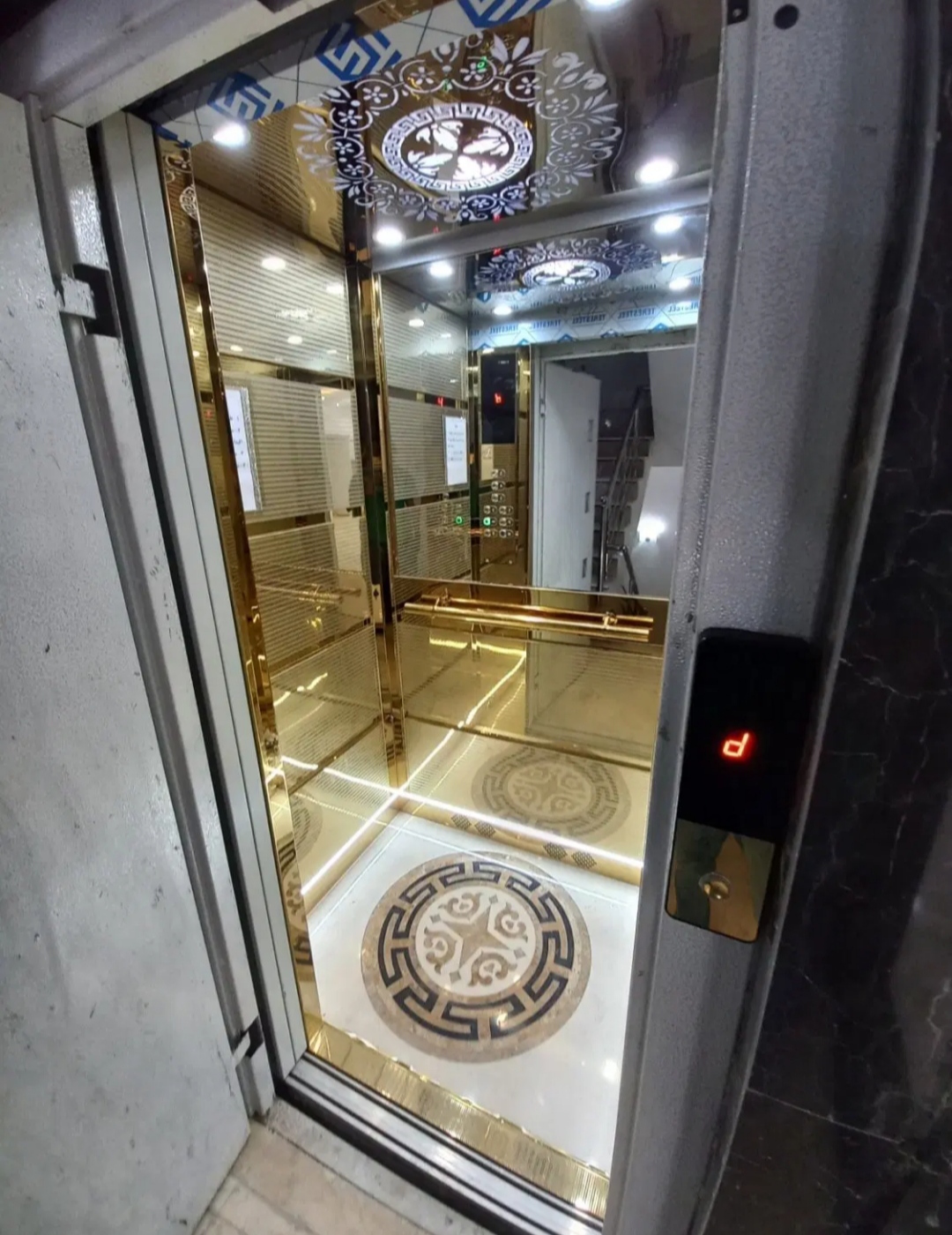 ۲واحد ۱۳۰متری فروشی.