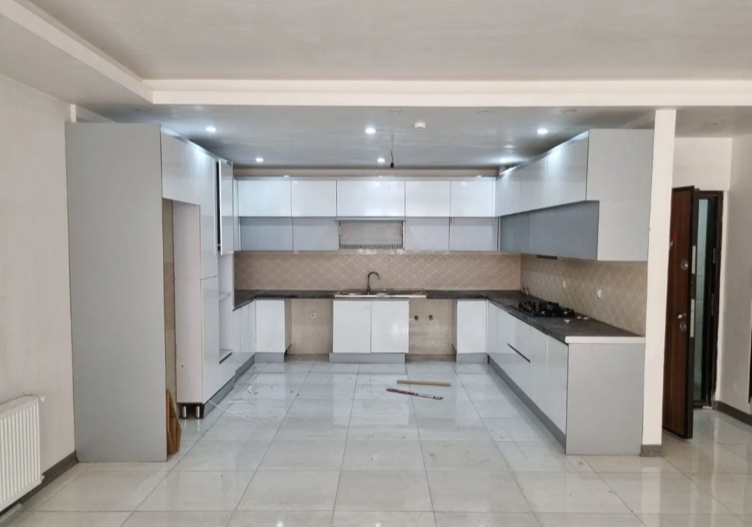 آپارتمان ۱۰۶مت ی خیابان اندیشه.
